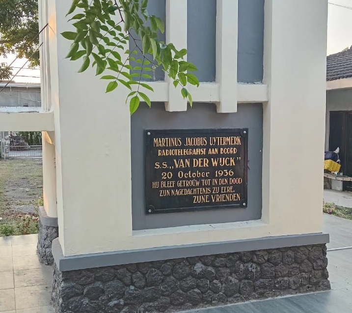 Monumen Kapal Van der Wijck, Haruskah dibiarkan ?
